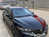 Toyota Camry 2021 года за 13 000 000 тг. в Караганда