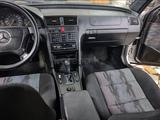 Mercedes-Benz C 220 1994 года за 2 700 000 тг. в Караганда – фото 2