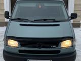 Volkswagen Caravelle 1999 года за 5 800 000 тг. в Караганда – фото 4