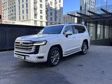 Toyota Land Cruiser 2023 года за 65 000 000 тг. в Астана