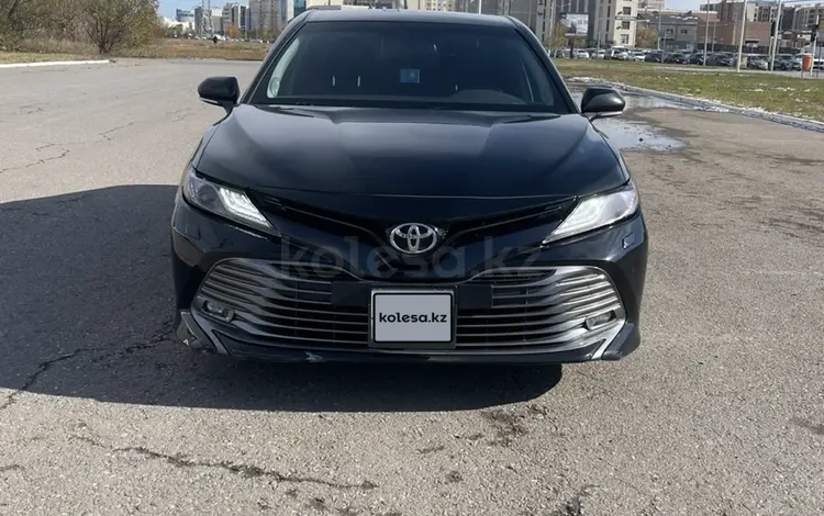 Toyota Camry 2018 годаfor12 100 000 тг. в Астана