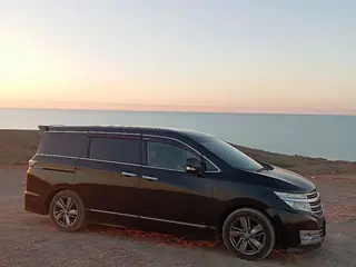 Nissan Elgrand, 2011