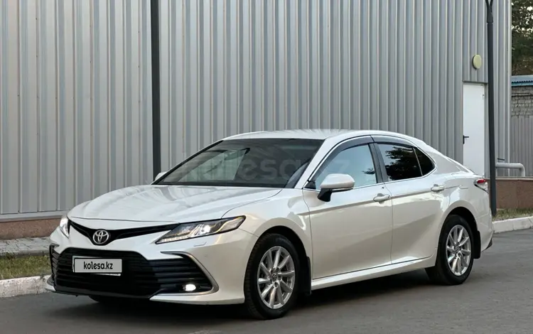 Toyota Camry 2021 года за 12 400 000 тг. в Павлодар