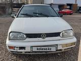 Volkswagen Golf 1995 года за 900 000 тг. в Караганда