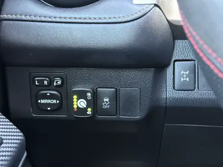 Toyota RAV4 2015 года за 9 450 000 тг. в Актобе – фото 15
