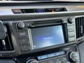 Toyota RAV4 2015 года за 9 450 000 тг. в Актобе – фото 19