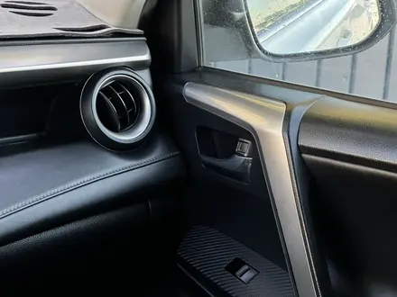 Toyota RAV4 2015 года за 9 450 000 тг. в Актобе – фото 6
