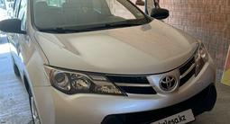 Toyota RAV4 2015 годаfor8 000 000 тг. в Актобе