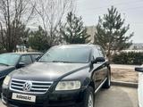 Volkswagen Touareg 2005 годаfor4 000 000 тг. в Шымкент – фото 2