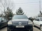 Volkswagen Touareg 2005 годаfor4 000 000 тг. в Шымкент