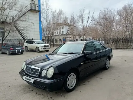 Mercedes-Benz E 200 1996 года за 2 300 000 тг. в Астана – фото 3