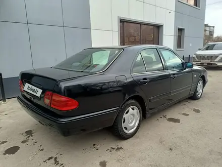 Mercedes-Benz E 200 1996 года за 2 300 000 тг. в Астана – фото 5