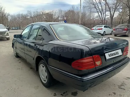 Mercedes-Benz E 200 1996 года за 2 300 000 тг. в Астана – фото 6