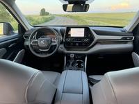 Toyota Highlander 2022 года за 25 000 000 тг. в Семей