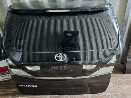 Дверь багажник вилфайр, багажник вилфайр, багажник vellfire за 50 000 тг. в Алматы
