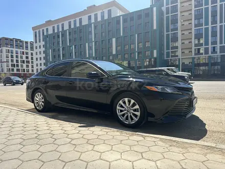 Toyota Camry 2018 года за 10 500 000 тг. в Астана – фото 3