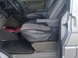 Volkswagen Multivan 2001 годаүшін4 500 000 тг. в Уральск – фото 4