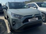Toyota RAV4 2022 года за 15 500 000 тг. в Атырау