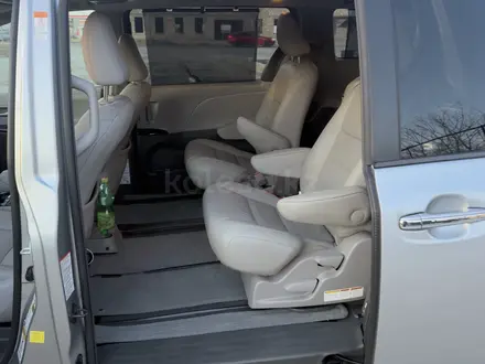 Toyota Sienna 2015 года за 9 500 000 тг. в Атырау – фото 13