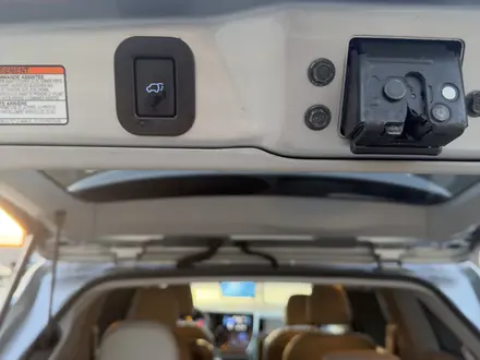 Toyota Sienna 2015 года за 9 500 000 тг. в Атырау – фото 21