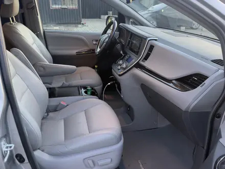 Toyota Sienna 2015 года за 9 500 000 тг. в Атырау – фото 30