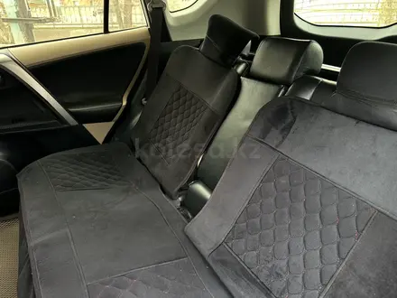 Toyota RAV4 2013 года за 9 500 000 тг. в Актобе – фото 20