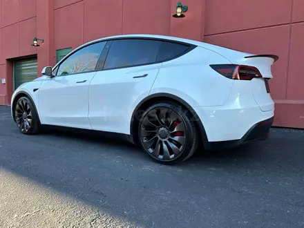 Tesla Model Y 2022 года за 18 000 000 тг. в Алматы – фото 3