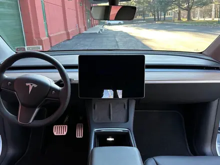Tesla Model Y 2022 года за 18 000 000 тг. в Алматы – фото 8