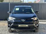 Toyota RAV4 2016 годаfor10 800 000 тг. в Актобе – фото 2