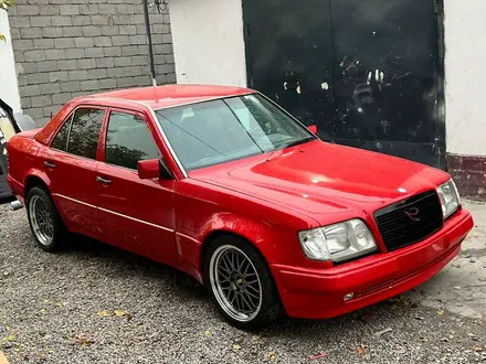 Mercedes-Benz E 280 1994 года за 1 950 000 тг. в Шымкент – фото 2