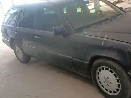 Mercedes-Benz E 200 1993 года за 1 390 000 тг. в Шымкент – фото 3