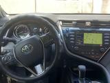 Toyota Camry 2019 года за 16 500 000 тг. в Шымкент – фото 2