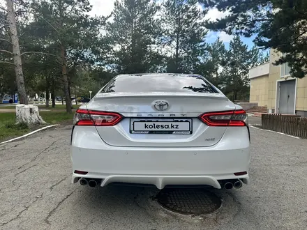 Toyota Camry 2018 года за 7 200 000 тг. в Костанай – фото 23