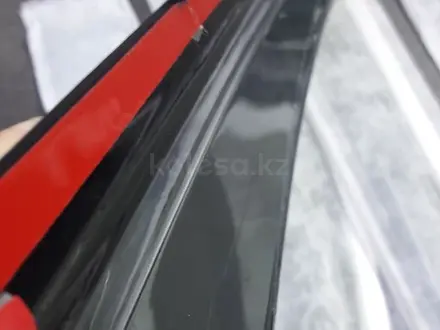 Ветровики на окна дефлекторы с хромом на Volkswagen Touareg 2010 + за 18 000 тг. в Алматы – фото 6