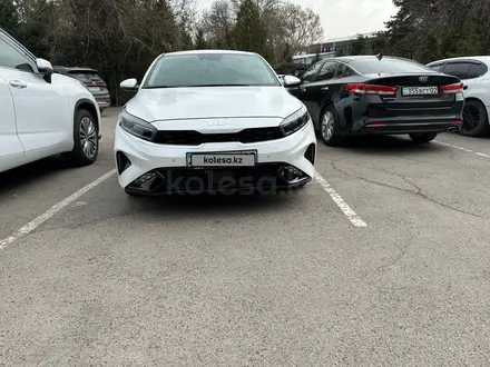 Kia Cerato 2023 года за 11 300 000 тг. в Алматы
