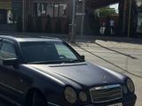 Mercedes-Benz E 320 1998 года за 2 600 000 тг. в Алматы – фото 2