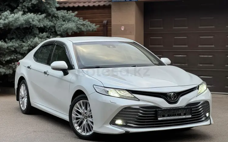 Toyota Camry 2021 годаfor15 700 000 тг. в Шымкент