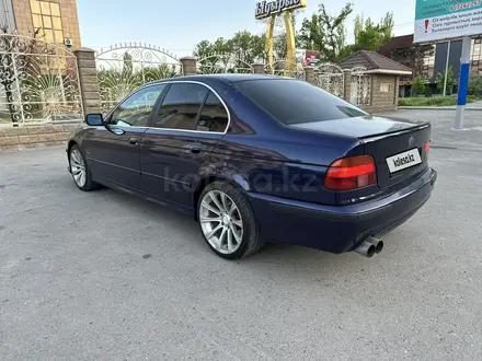 BMW 528 1997 года за 3 500 000 тг. в Алматы – фото 4