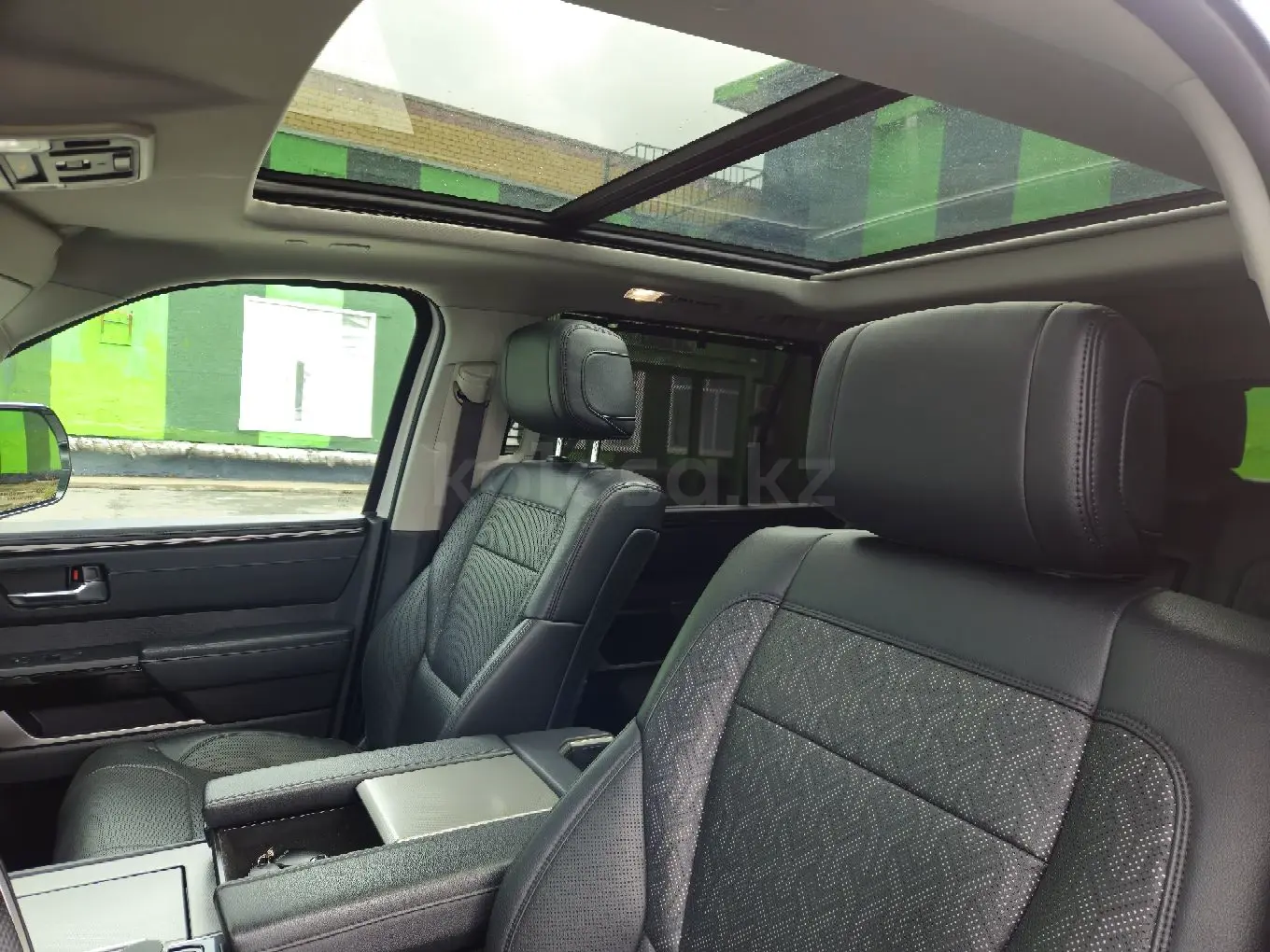 Toyota Sequoia, 2023