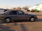 Mercedes-Benz E 200 1990 года за 1 100 000 тг. в Урджар – фото 2