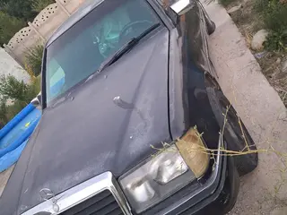 Mercedes-Benz E 230