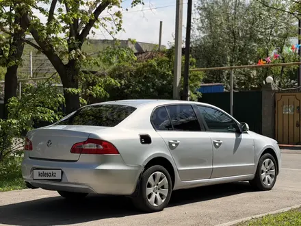 Skoda Superb 2012 года за 2 800 000 тг. в Алматы – фото 4