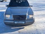 Mercedes-Benz E 220 1994 года за 2 000 000 тг. в Караганда – фото 5