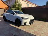 Lexus RX 350 2022 года за 33 000 000 тг. в Атырау