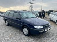 Volkswagen Passat 1994 годаfor3 000 000 тг. в Шымкент