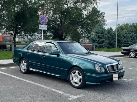 Mercedes-Benz E 320 1996 года за 1 800 000 тг. в Алматы – фото 2