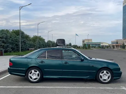 Mercedes-Benz E 320 1996 года за 1 800 000 тг. в Алматы – фото 5