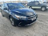 Toyota Camry 2015 года за 6 300 000 тг. в Атырау – фото 2