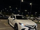 Toyota Camry 2020 года за 11 350 000 тг. в Шымкент