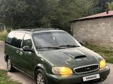 Kia Carnival 1999 года за 750 000 тг. в Алматы – фото 2